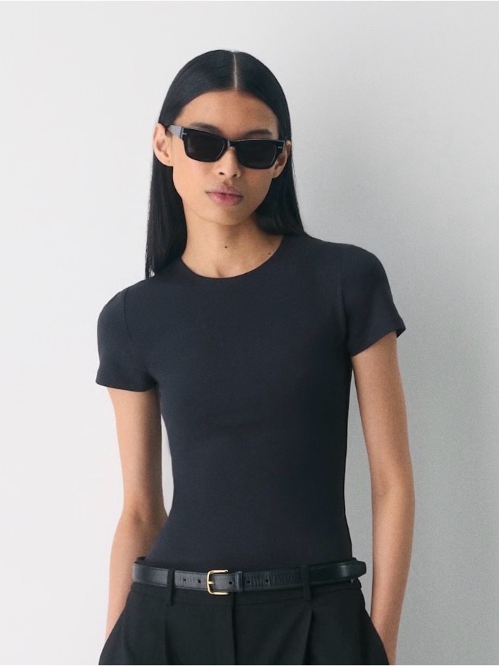 Aritzia Black Original Contour Crew T-shirt